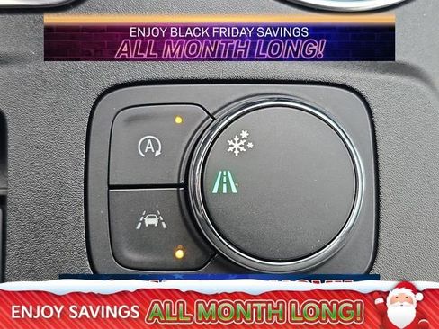 Used 2023 Chevrolet Traverse LT image 22