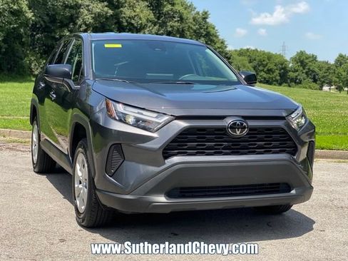 Used 2025 Toyota RAV4 LE AWD/4WD image 9