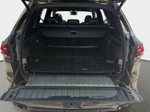 Used 2024 BMW X5 sDrive40i w/ M Sport Package RWD image 9