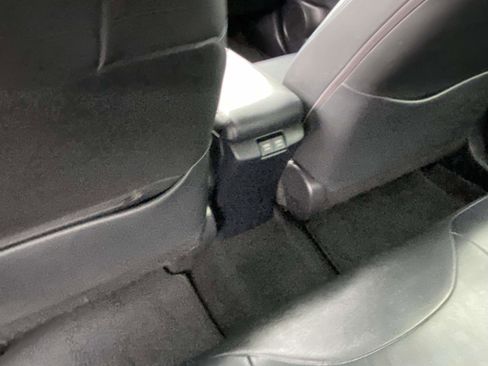 Used 2019 Toyota Prius Limited image 9