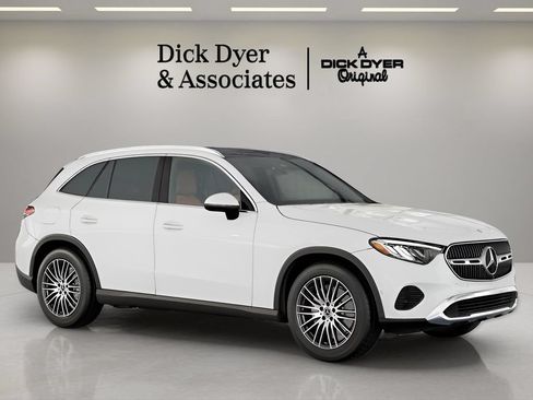 Used 2026 Mercedes-Benz GLC 300 image 8
