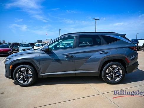 Used 2026 Hyundai Tucson SEL FWD image 2