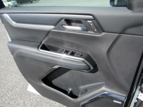 Used 2025 GMC Acadia Elevation image 26