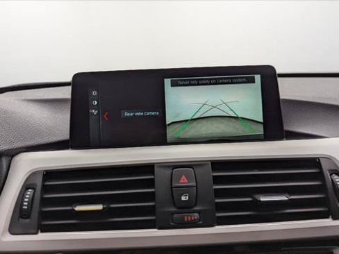 Used 2018 BMW 320i Sedan RWD image 28