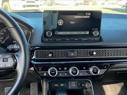 Used 2024 Honda Civic EX-L image 6