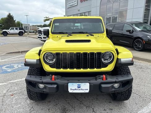 Used 2024 Jeep Gladiator Mojave AWD/4WD image 3