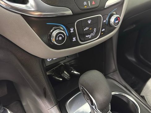 Used 2023 Chevrolet Equinox LS FWD image 22