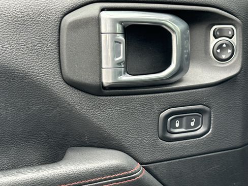 Used 2021 Jeep Wrangler Unlimited Rubicon AWD/4WD image 14