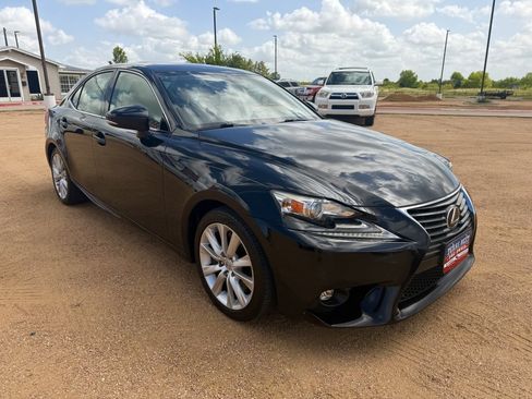 Used 2016 Lexus IS 200t RWD image 4