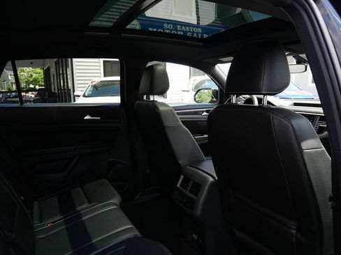 Used 2020 Volkswagen Atlas Cross Sport SE AWD/4WD image 25