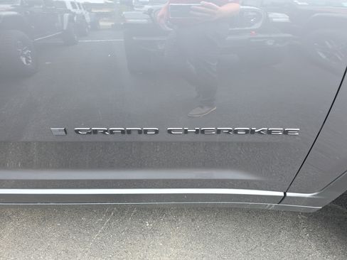 New 2025 Jeep Grand Cherokee L Altitude image 28