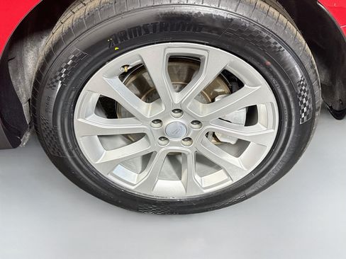 Used 2025 Land Rover Range Rover Sport SE AWD/4WD image 37