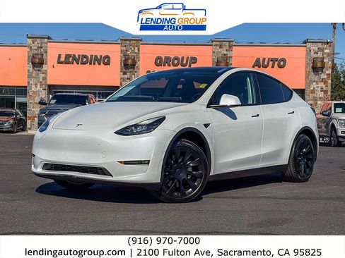 Used 2023 Tesla Model Y Long Range AWD/4WD image 1