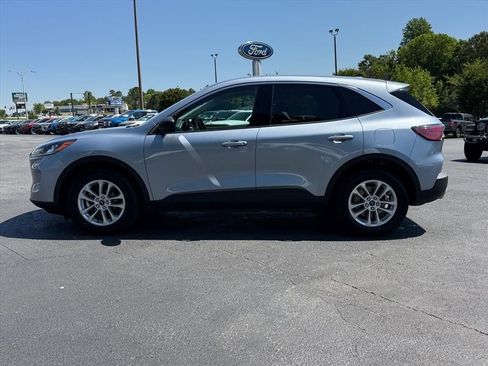 Used 2022 Ford Escape SE w/ Cold Weather Package FWD image 7
