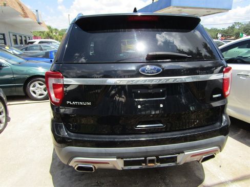 Used 2017 Ford Explorer Platinum AWD/4WD image 3