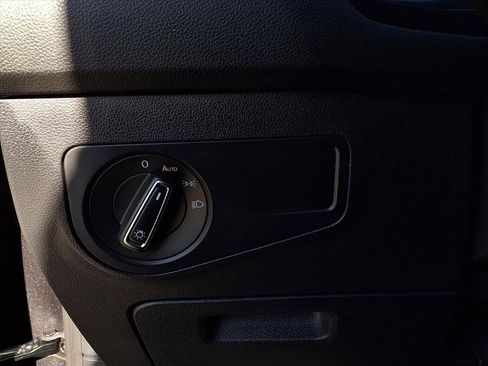 Used 2022 Volkswagen Tiguan SE R-Line image 14