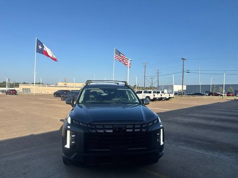 Used 2023 Hyundai Palisade XRT FWD image 3