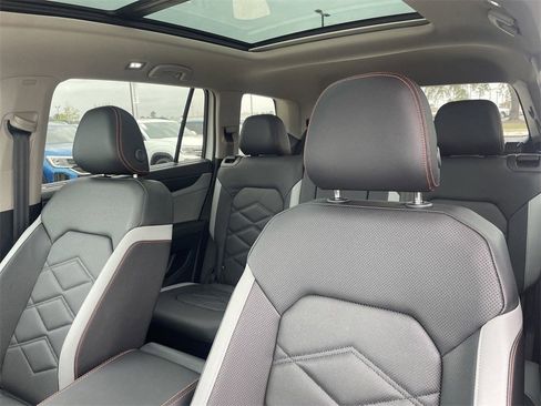 New 2025 Volkswagen Atlas Peak Edition SE image 14