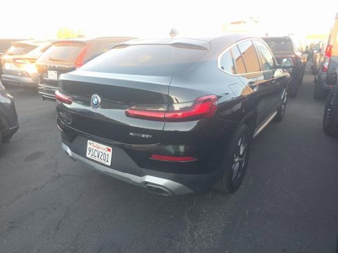 Used 2025 BMW X4 xDrive30i image 2