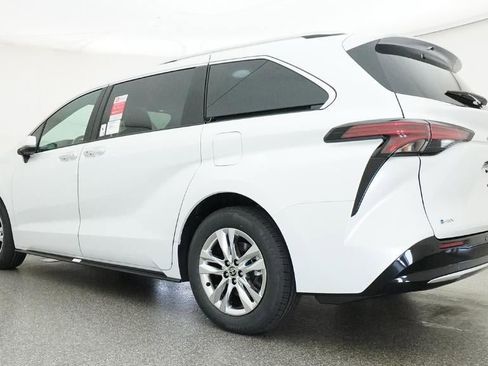 New 2026 Toyota Sienna Limited FWD image 21