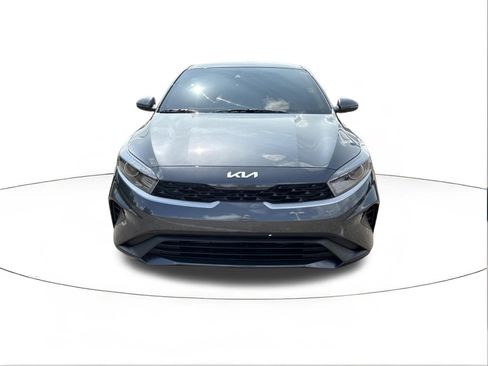 Used 2024 Kia Forte LXS w/ LXS Technology Package FWD image 8