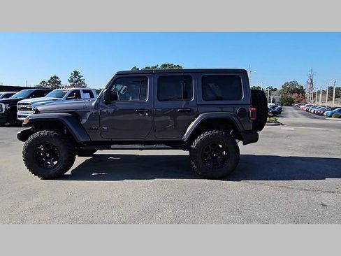 New 2025 Jeep Wrangler Unlimited Sahara w/ Technology Group AWD/4WD image 26