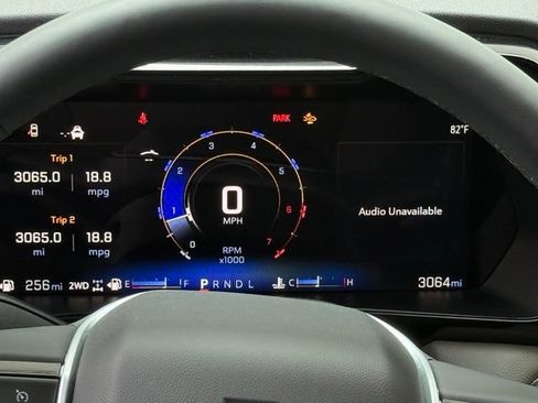 Used 2026 Chevrolet Colorado ZR2 w/ Technology Package AWD/4WD image 21