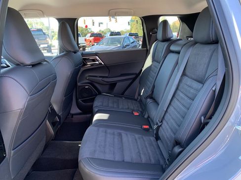 New 2025 Mitsubishi Outlander SE image 20