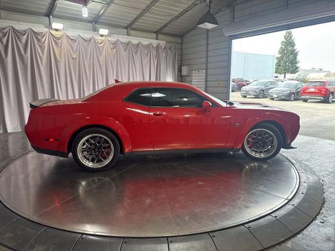 Used 2022 Dodge Challenger R/T Scat Pack RWD image 4