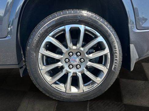 Certified 2023 GMC Acadia Denali w/ Denali Ultimate Package FWD image 11