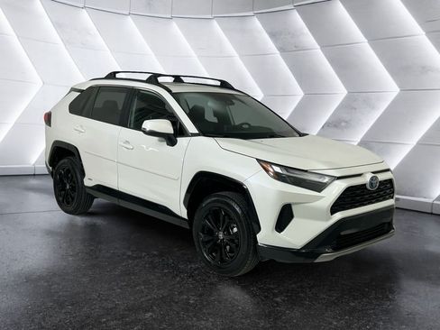 Used 2022 Toyota RAV4 SE w/ Convenience Package AWD/4WD image 1