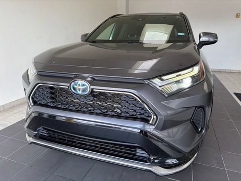 Used 2022 Toyota RAV4 SE w/ Weather & Moonroof Package AWD/4WD image 3