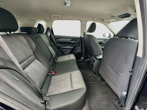 Used 2025 Nissan Rogue SV FWD image 18