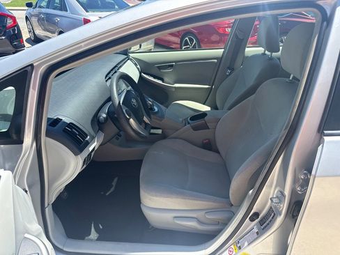 Used 2014 Toyota Prius Two FWD image 11