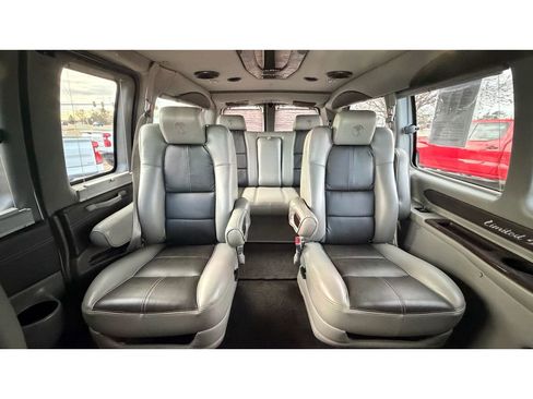 Used 2017 GMC Savana 2500 image 24