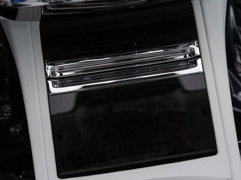 Used 2023 Rolls-Royce Phantom Sedan RWD image 42