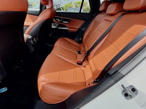 Used 2023 Mercedes-Benz GLC 300 image 31