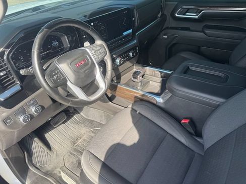 Used 2022 GMC Sierra 1500 Elevation w/ Preferred Package RWD image 8