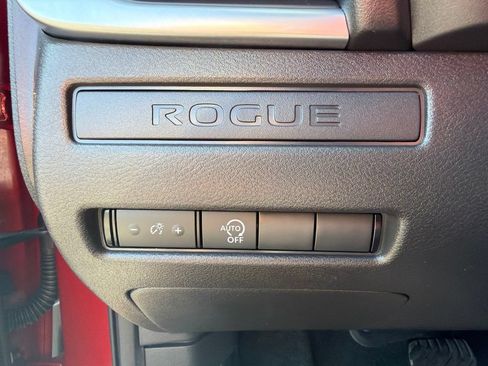 Used 2023 Nissan Rogue S AWD/4WD image 22