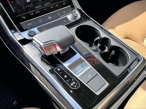 Certified 2025 Audi Q7 2.0T Premium w/ Convenience Plus Package image 28