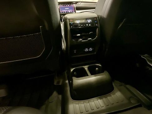 Used 2021 Jeep Grand Cherokee L Overland w/ Luxury Tech Group IV AWD/4WD image 14