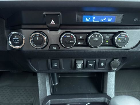 Used 2022 Toyota Tacoma TRD Off-Road image 23