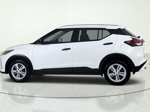 Certified 2025 Nissan Kicks Play S FWD image 4