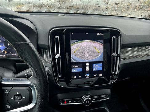 Used 2021 Volvo XC40 T5 R-Design w/ Climate Package image 20
