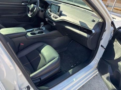 Used 2022 Nissan Altima 2.5 SR image 29