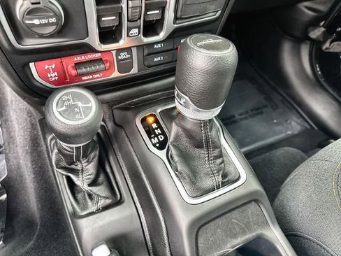 Used 2025 Jeep Gladiator Willys image 28