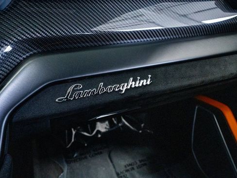 Used 2023 Lamborghini Urus Performante image 61