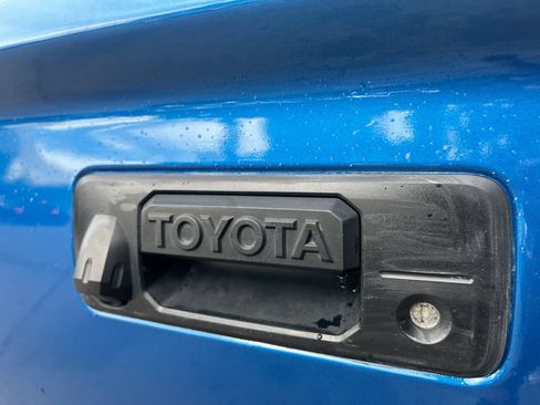 Used 2017 Toyota Tundra SR5 w/ TRD Off Road Package AWD/4WD image 43