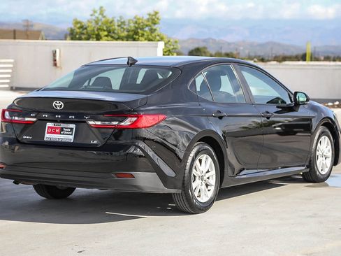 Used 2025 Toyota Camry LE FWD image 5