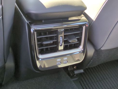 Used 2026 Toyota Crown Platinum image 19